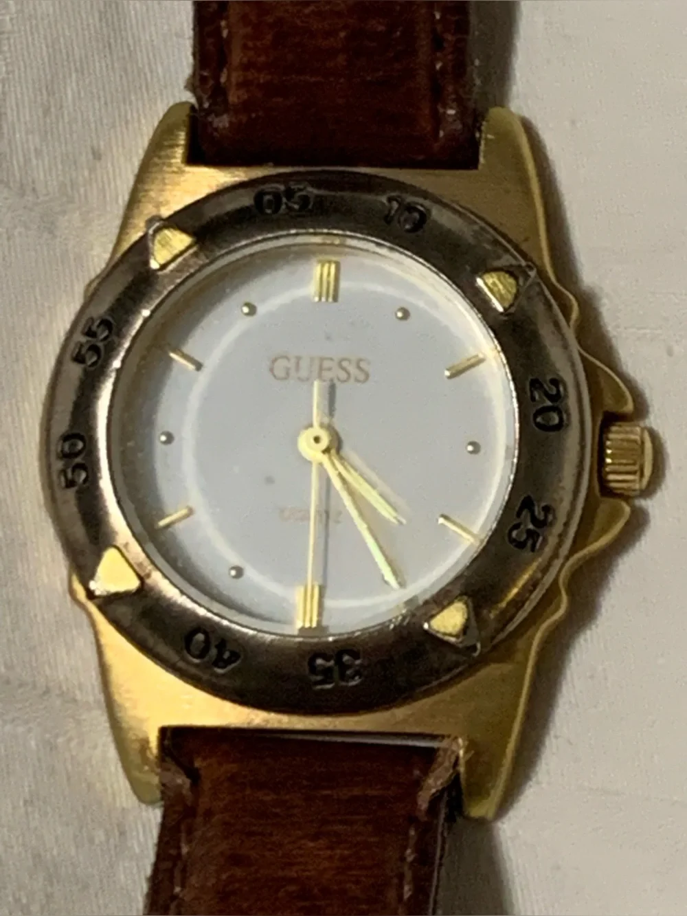 Vintage Guess Gold-Tone Ladies’ Watch with White Dial and Brown Leather Strap